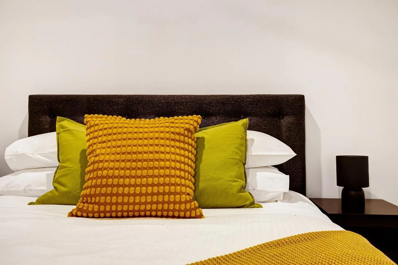 Beach Life - Luxe Beachfront Apt 알렉산드라헤드랜드 0*,